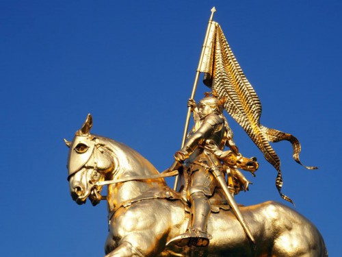 Spotted on the Roadside: The Golden Joan of Arc in Portland, OR • Mellzah