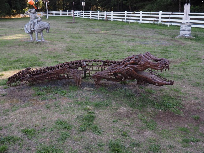 gator sculpture