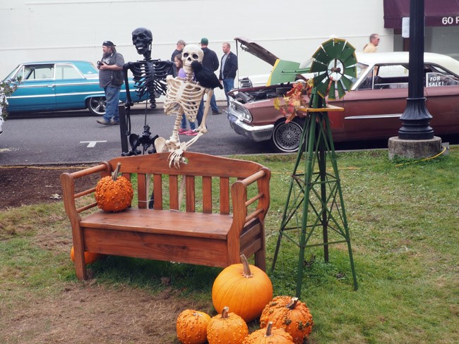 halloween bench