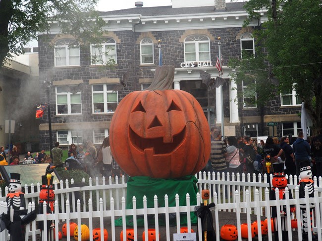 I’ve always said that movies could teach us so much: a visit to Halloweentown